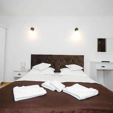 Casa Marica Hotell Băile Herculane Exteriör bild