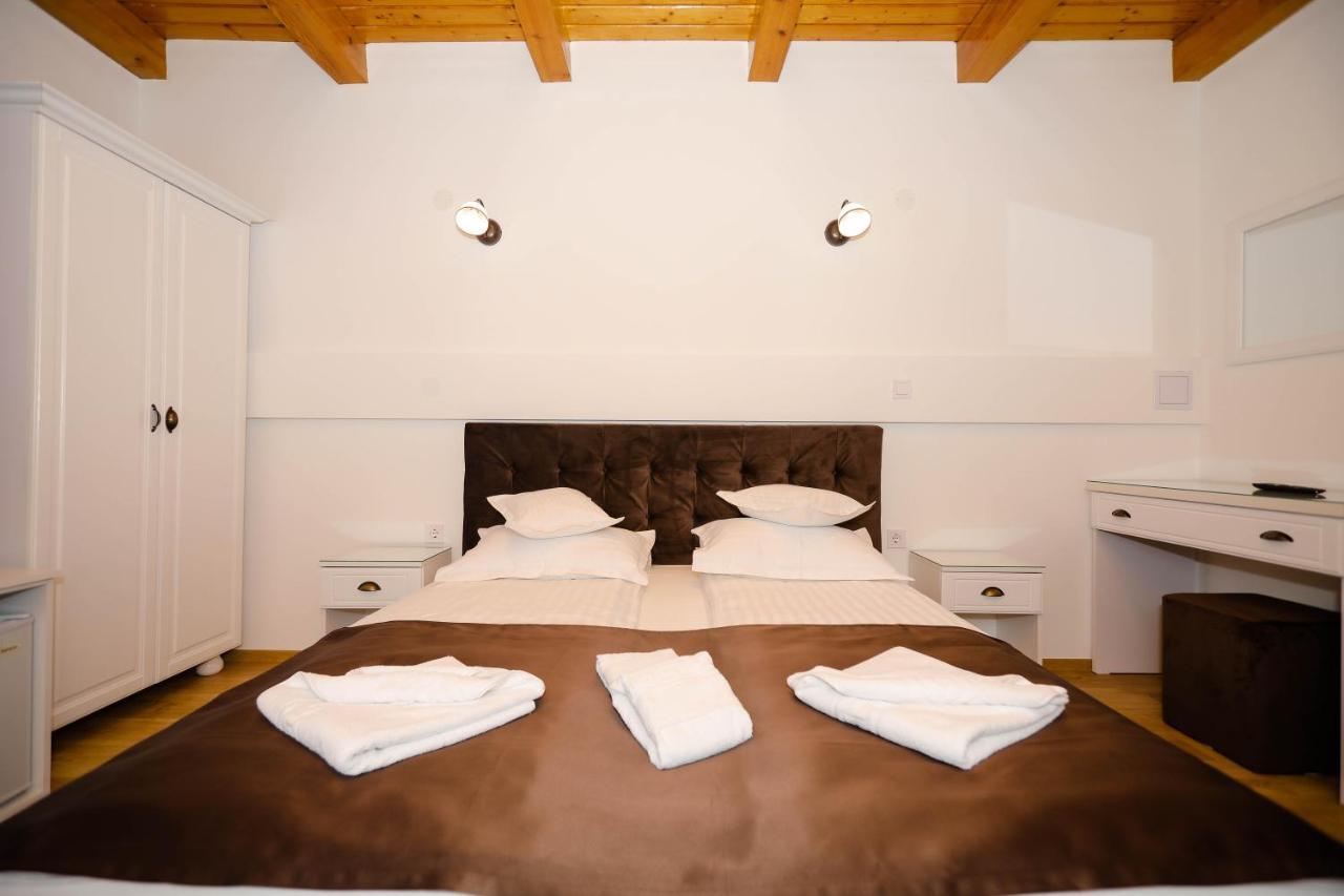 Casa Marica Hotell Băile Herculane Exteriör bild
