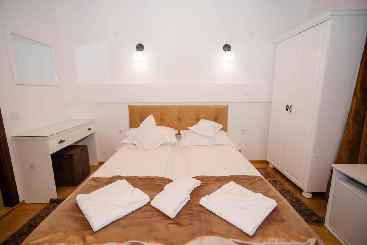 Casa Marica Hotell Băile Herculane Exteriör bild